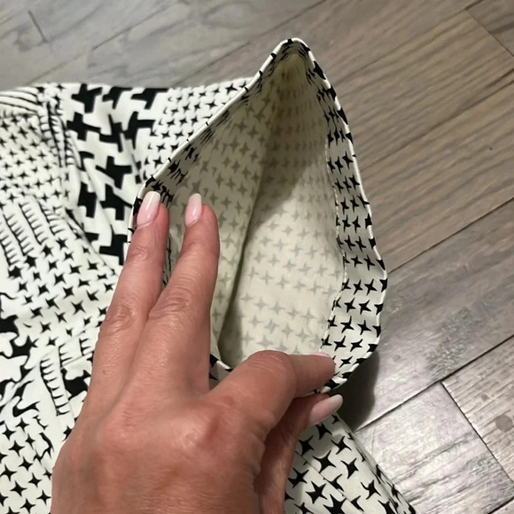 CAbi Short Sleeve Zip Jacket Ivory Black Size Medium. Excellent condition! - Picture 6 of 10